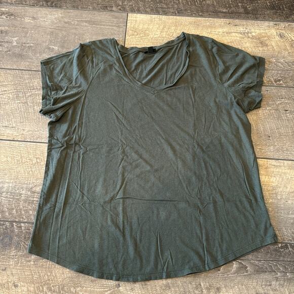 Bundle 2 Torrid T-Shirts Bundle of 2 Military Green Black Size 3X - Picture 3 of 16
